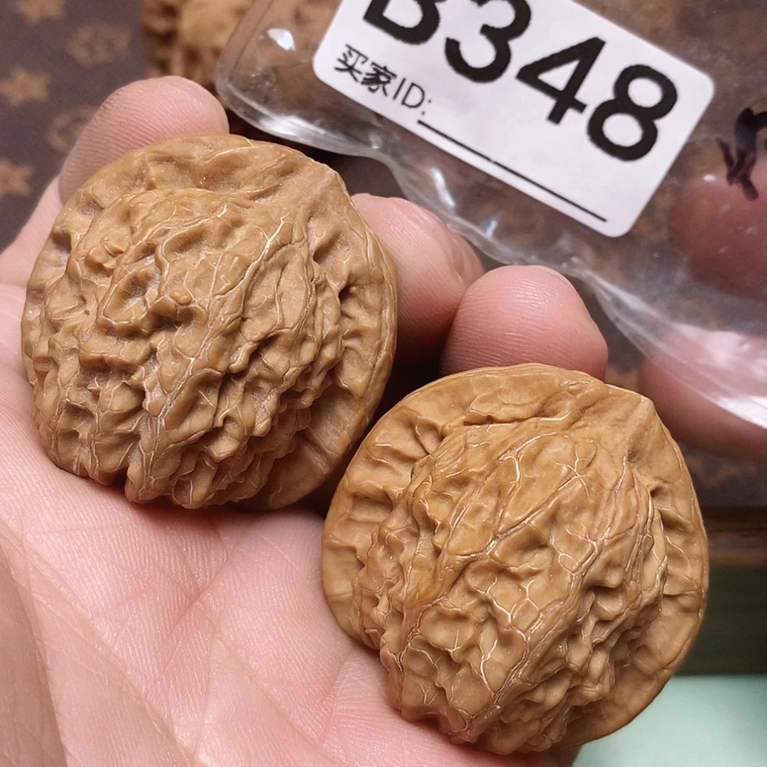 文玩核桃把件金麒麟37尺。