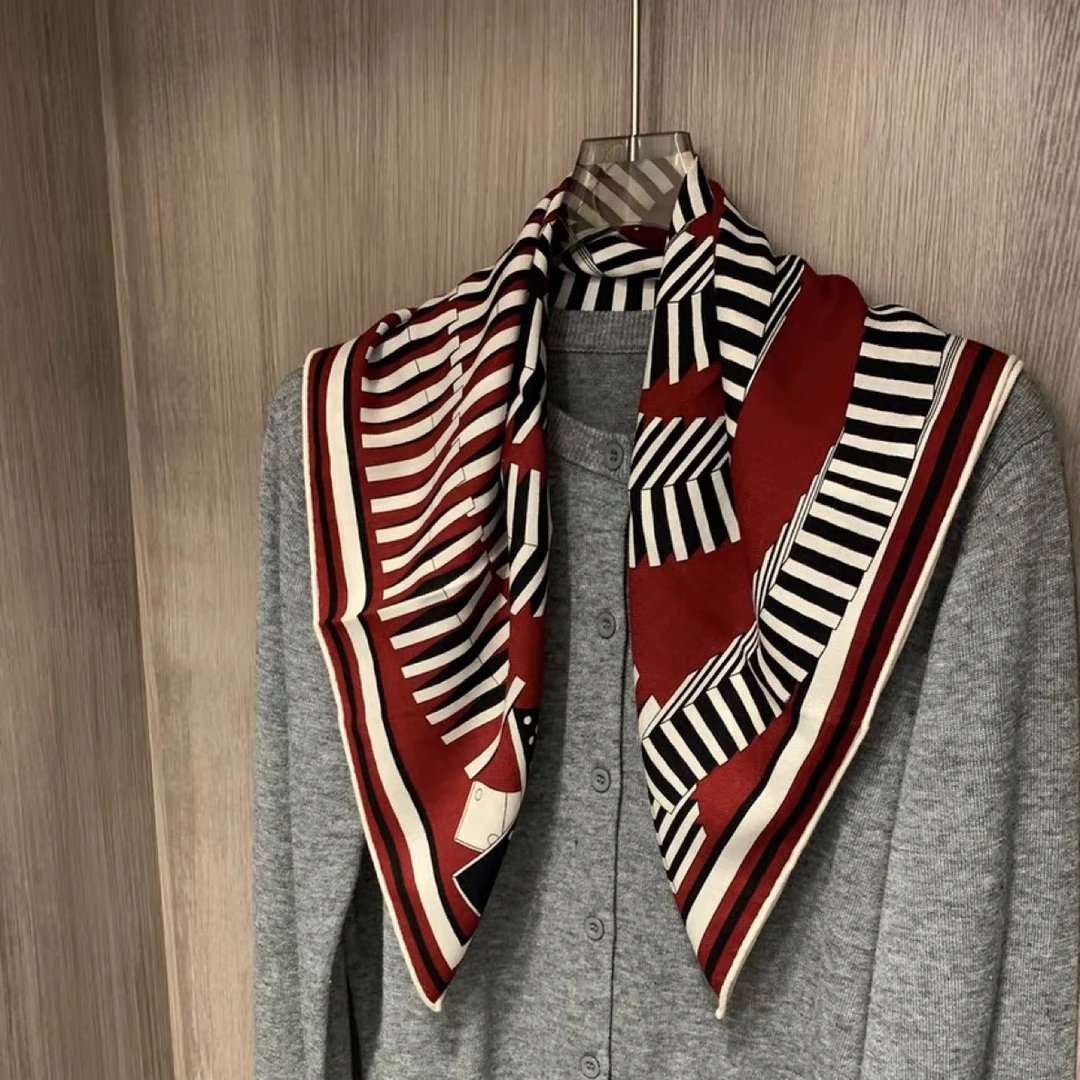 【斑马牌曲】时尚设计感真丝羊毛围巾丝巾中方巾女63cm 手工卷边