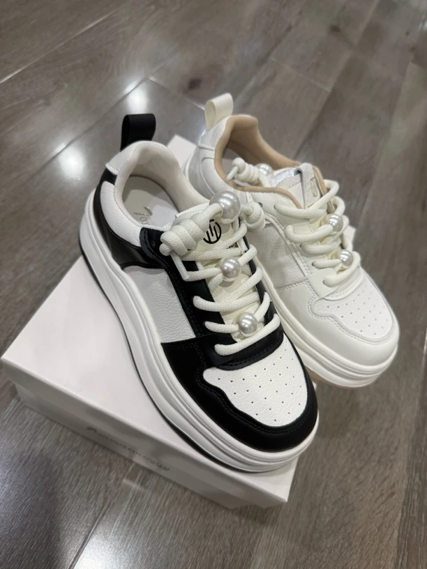 （贸贸）新款舒适百搭休闲女款小白