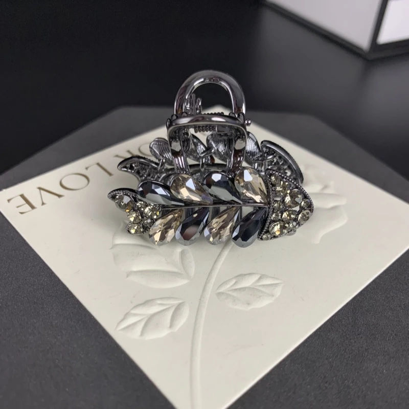 K224【金闪闪】4厘米满钻小鱼干抓夹