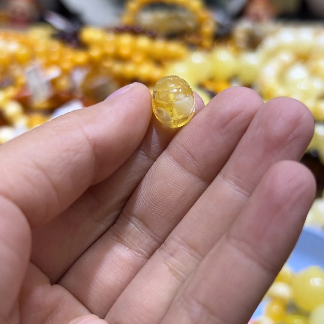 琥珀珠宝奇石未镶嵌