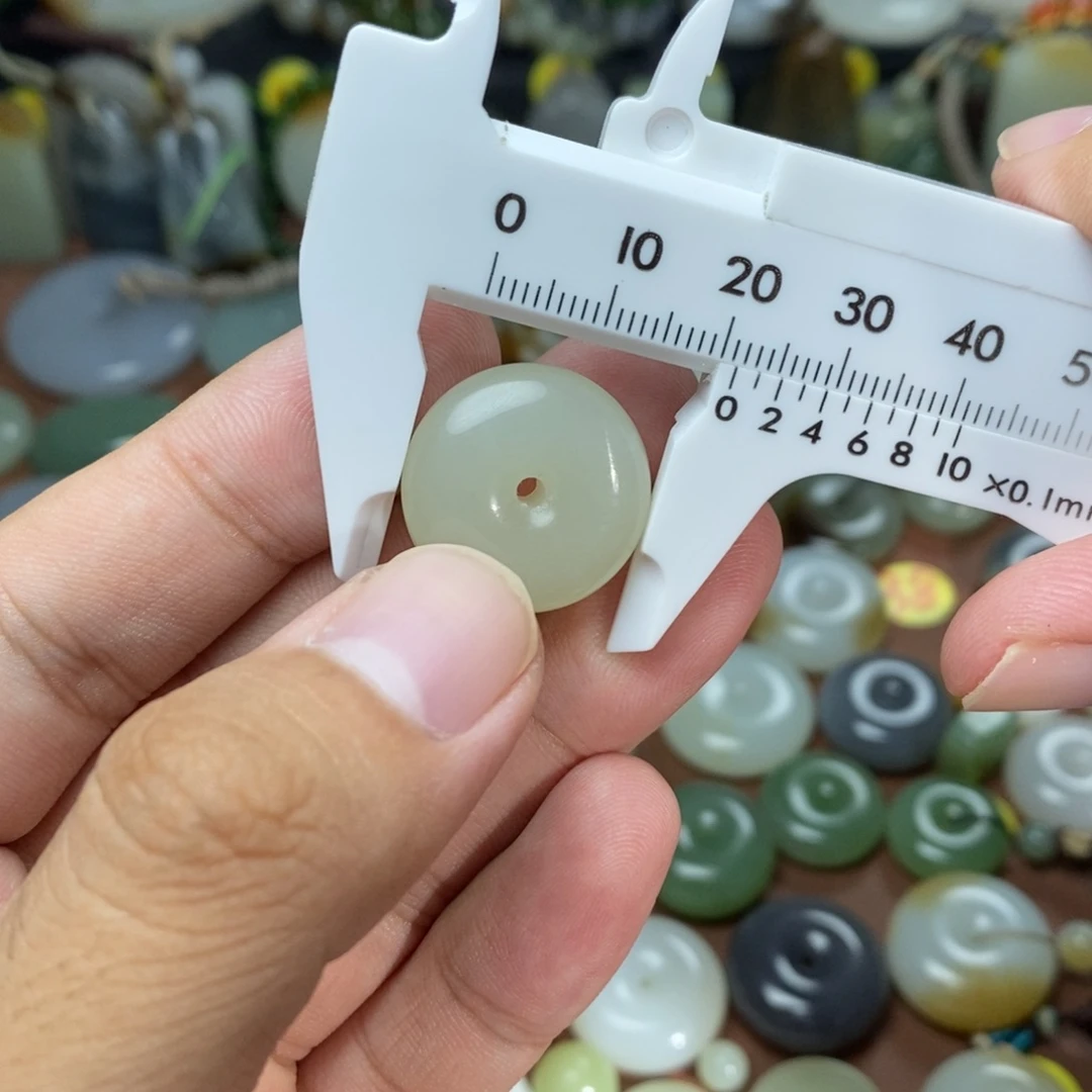 和田玉未镶嵌吊坠(不含链)