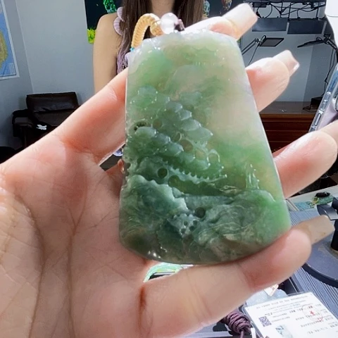 颈饰未镶嵌翡翠一个
