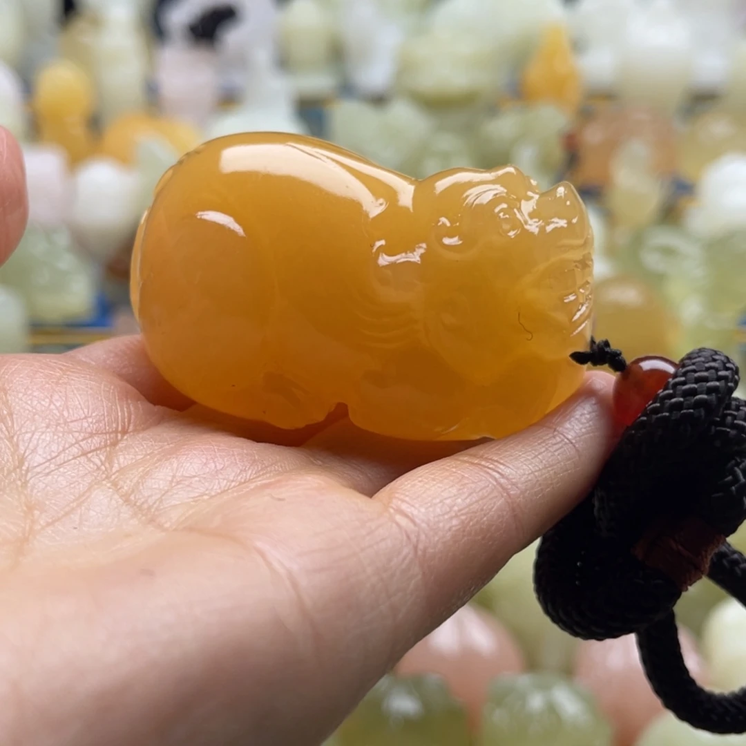 务***本玉天然桌面小摆件