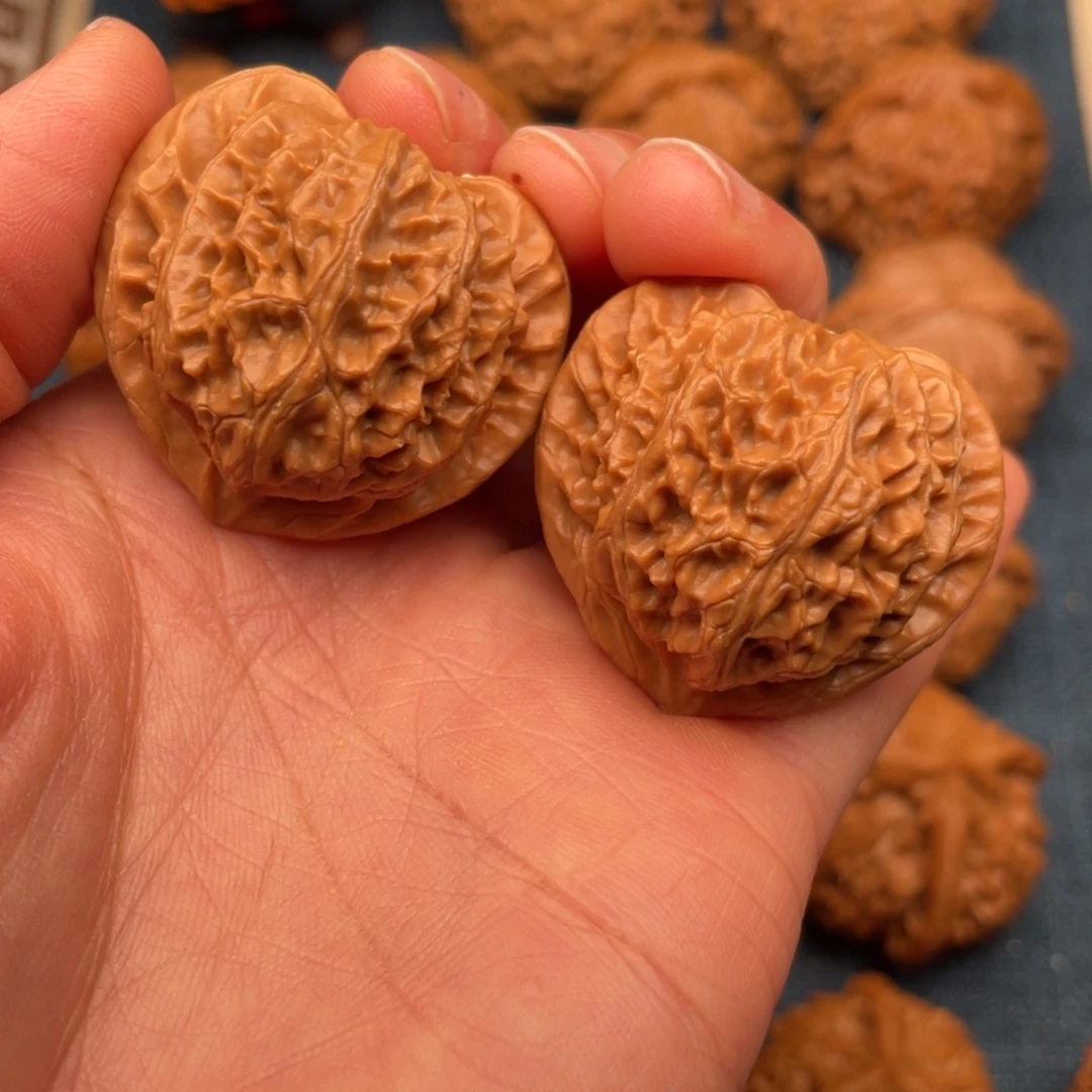 文玩核桃把件37全品毕业桃心宫灯