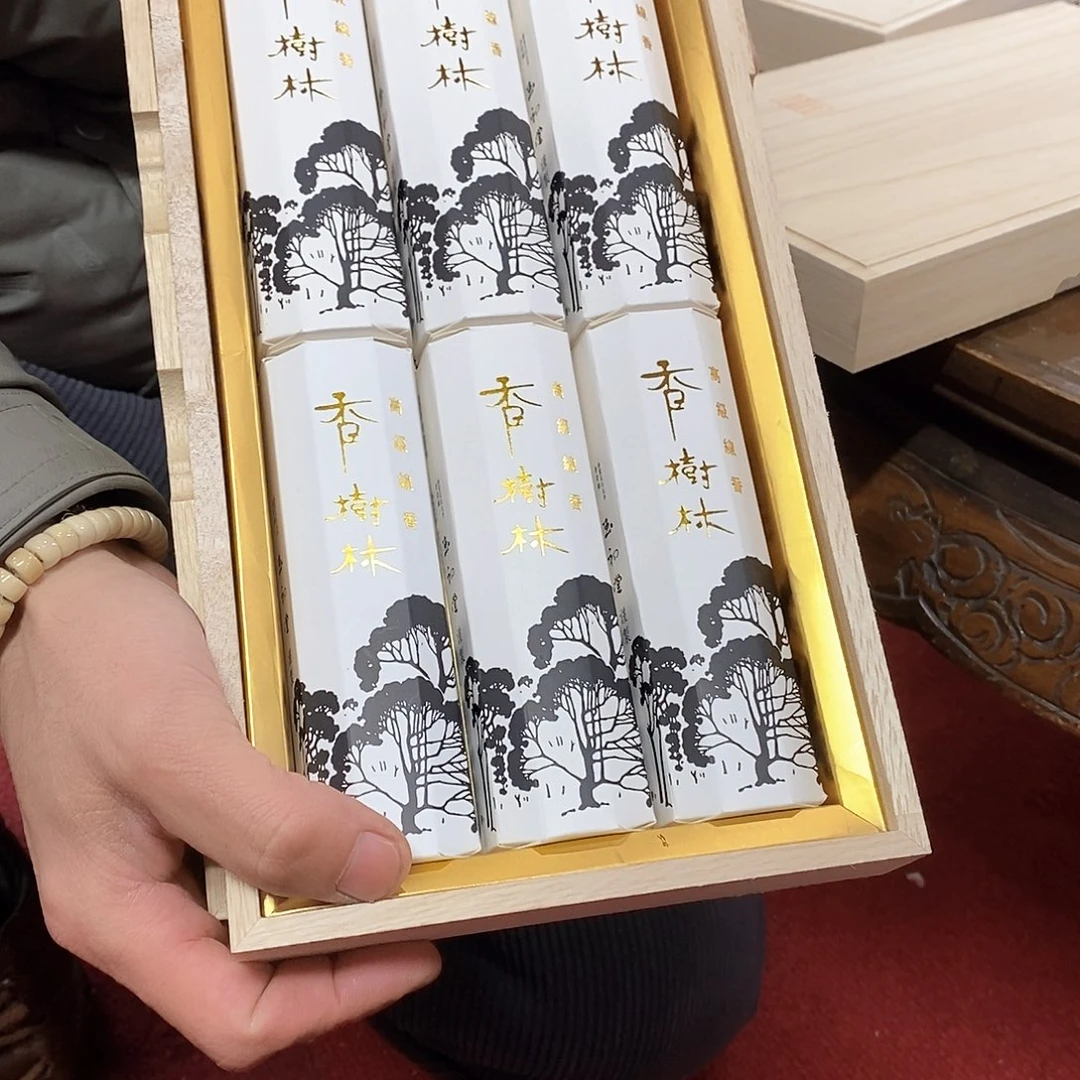 大果紫檀（缅甸花梨）北*人红木家具的设计风格