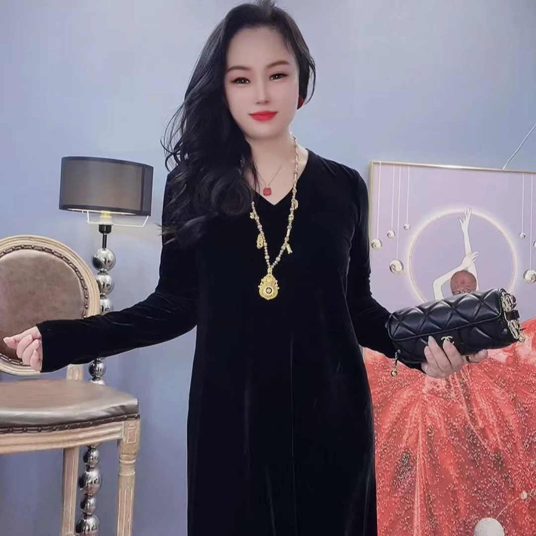 秋季长袖百搭显瘦V领中长款丝绒连衣裙