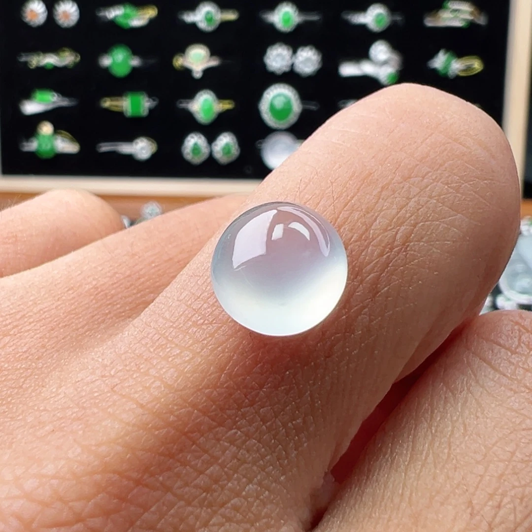 翡翠18K金镶嵌颈饰蛋9.5