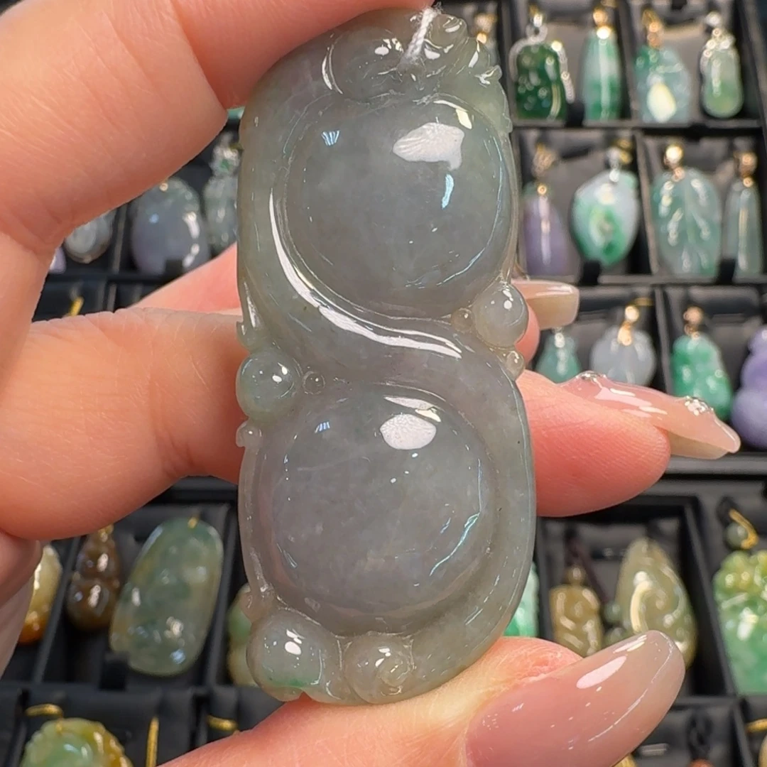 翡翠未镶嵌颈饰福贝