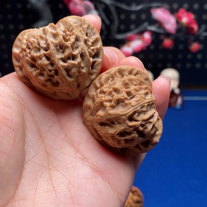 文玩核桃把件40尺全品桃心宫灯