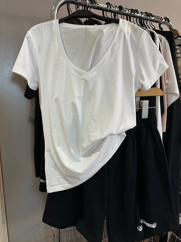 No. style 富婆风自制V领短袖 夏季简约T恤