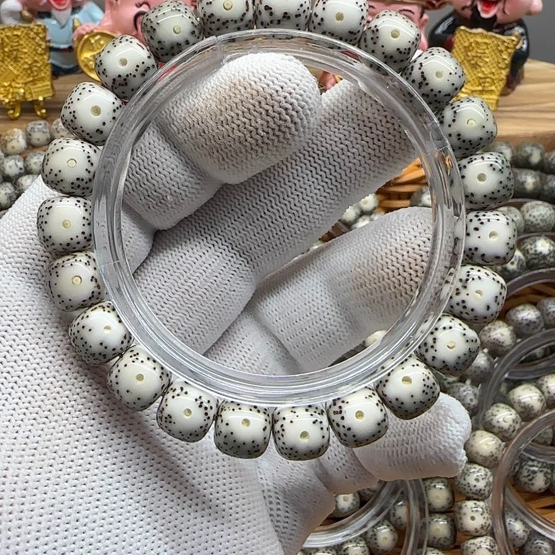 吊坠星月菩提卡10绿包白黄金瞳