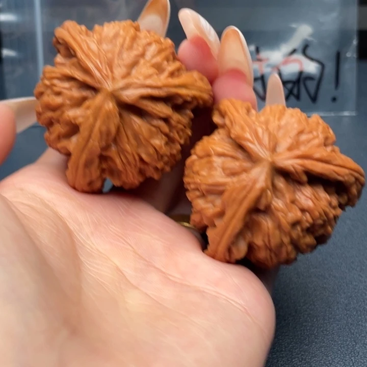 德***文玩核桃吊坠白狮子