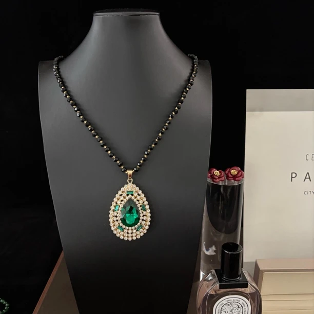 锌合金玻璃项链 秋冬高级感镶钻水滴毛衣链复古大气长款项链