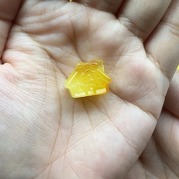 琥珀未镶嵌珠宝奇石打孔不退换