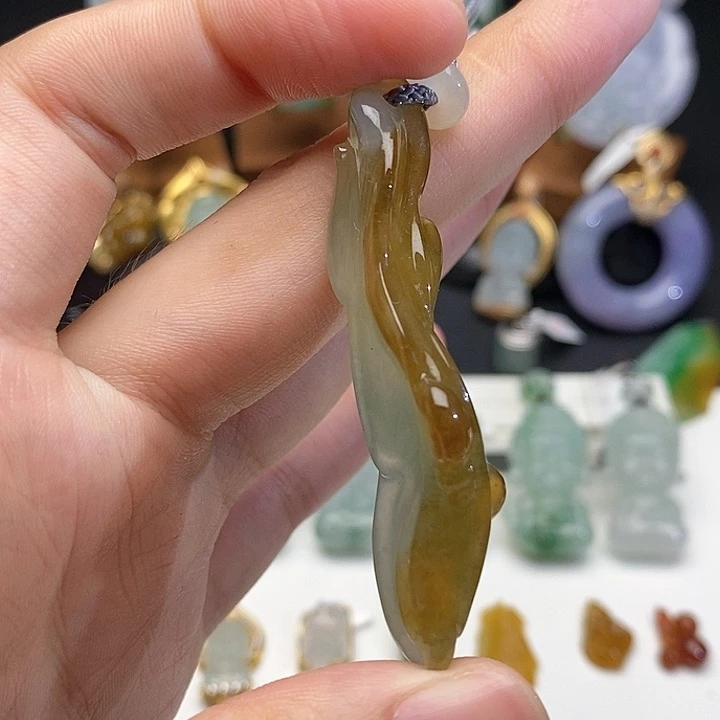 翡翠未镶嵌颈饰吊坠