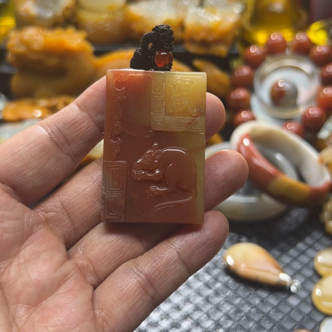 石英质玉未镶嵌颈饰