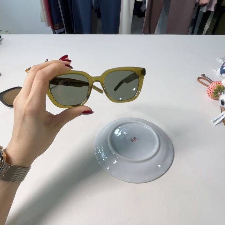 瓷片绿色。。。。。。。。。。。。。。。。。