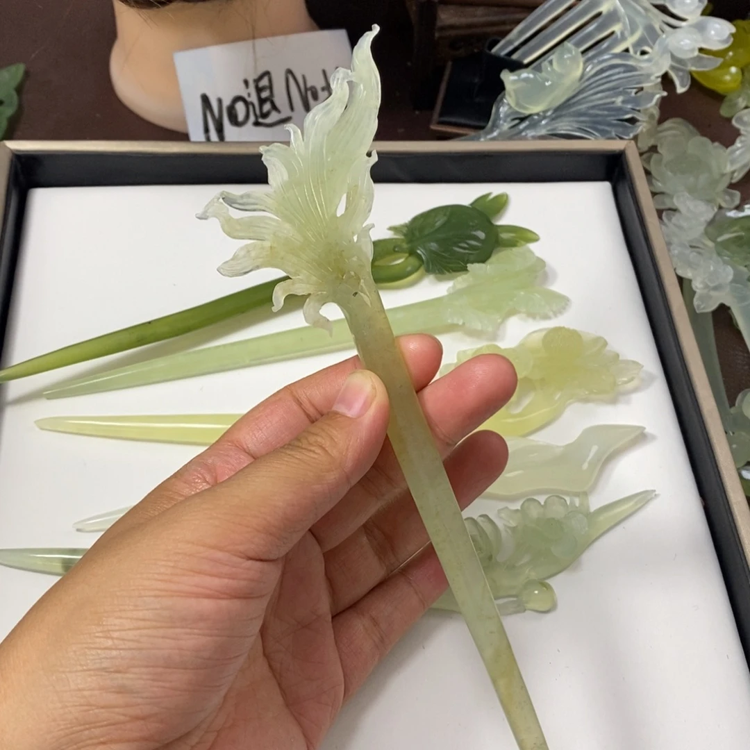 雪***裳蛇纹石玉未镶嵌发饰