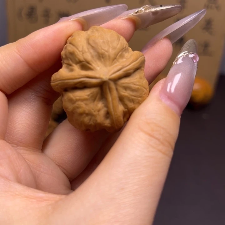 旭***日菩提籽类三棱单只异型有瑕