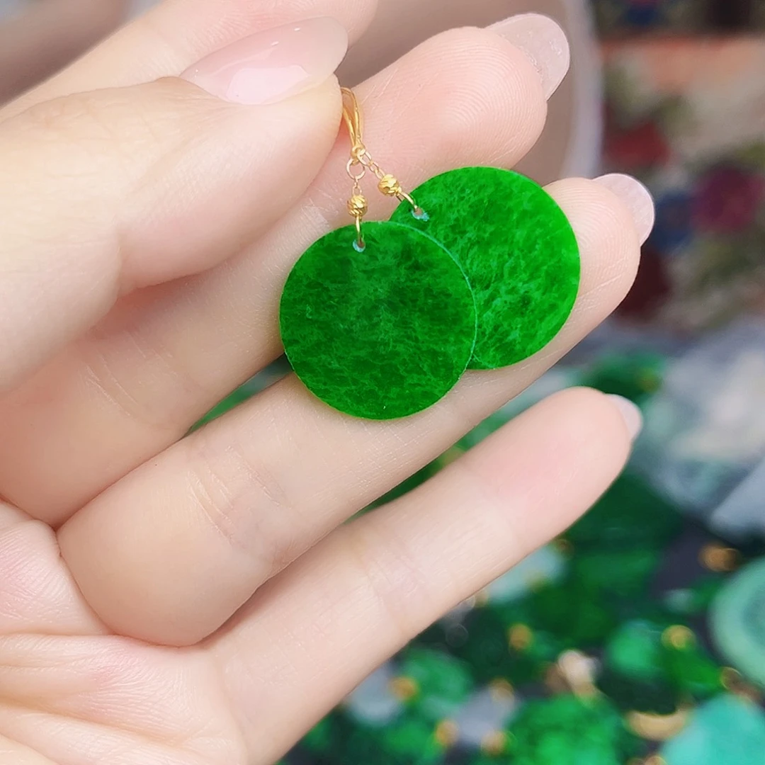 翡翠18K金镶嵌颈饰多样性