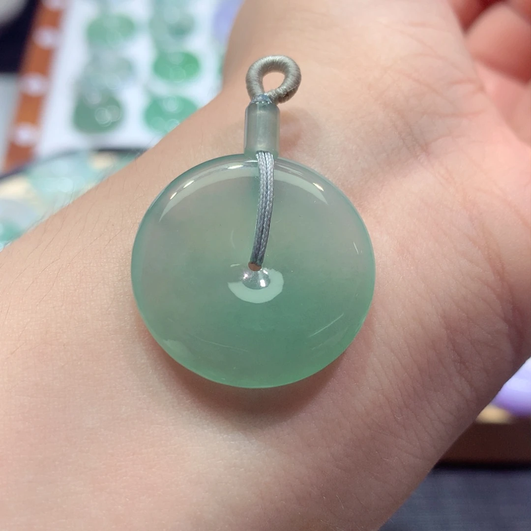 翡翠未镶嵌颈饰4