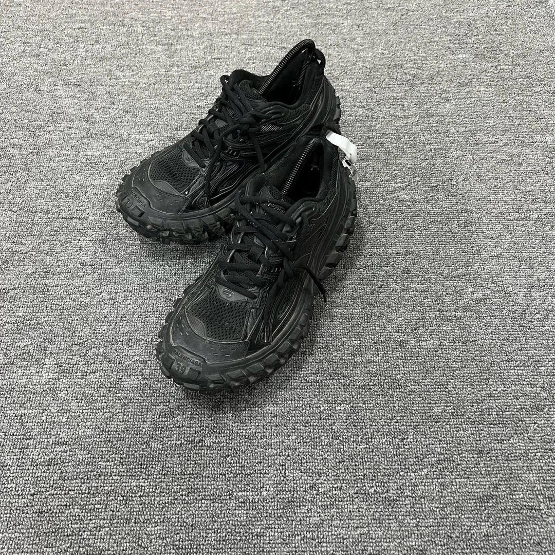 95新 Balenciaga/巴黎世家 黑色做旧轮胎鞋 39码/95新/无配件