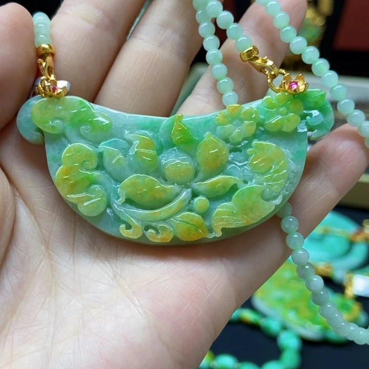 翡翠未镶嵌颈饰吊坠