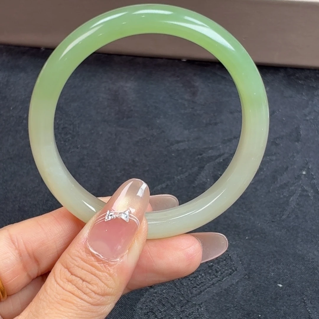 和田玉未镶嵌手镯翠青浓郁半山水推荐48