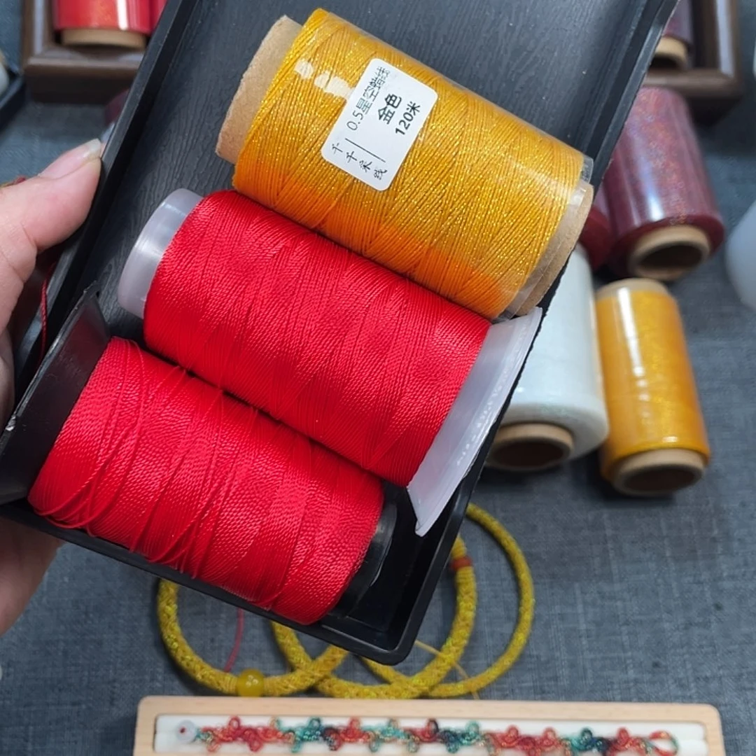 聚酯纤维小卷红色股线6股➕9股➕0.5星空圆蜡金色