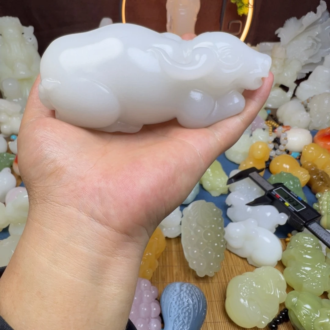 石材新*友手工雕刻牛摆件