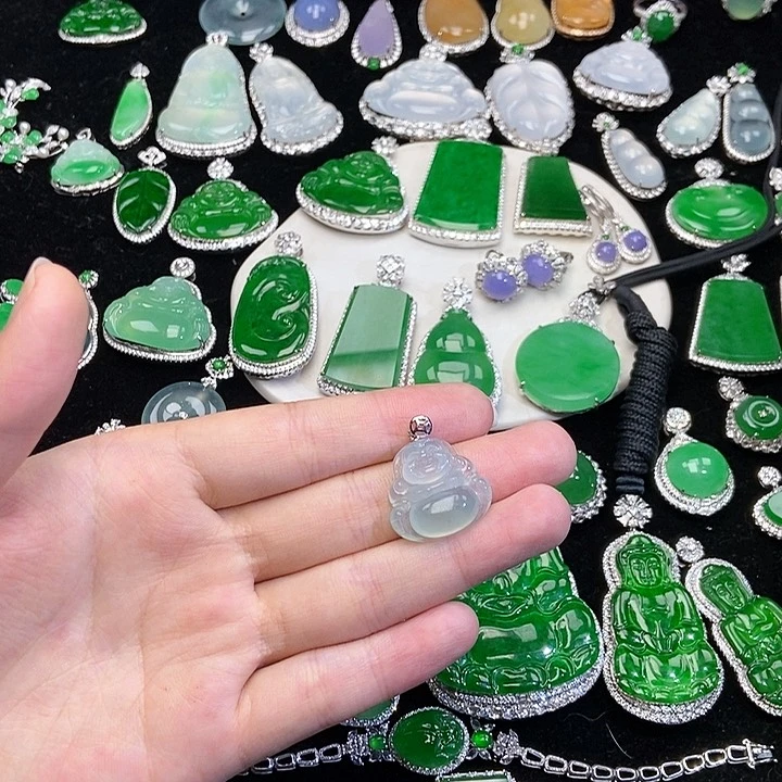 翡翠戒指18K金镶嵌吊坠