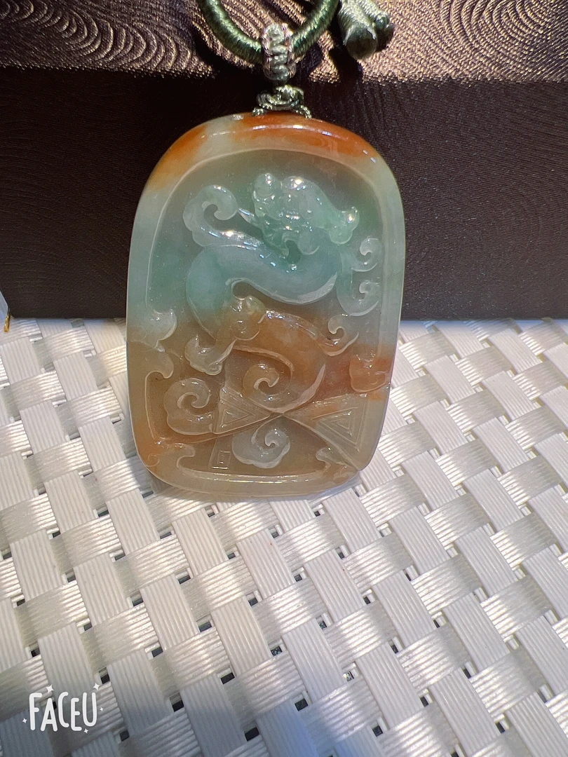 缅甸翡翠A货 精雕黄加绿生意兴龙高贵精美挂件