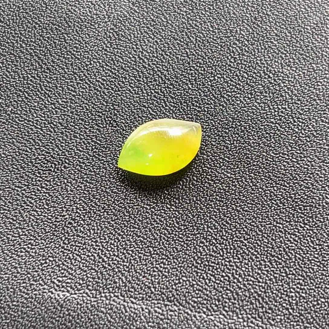 未镶嵌定制翡翠冰种起光黄加绿戒面料