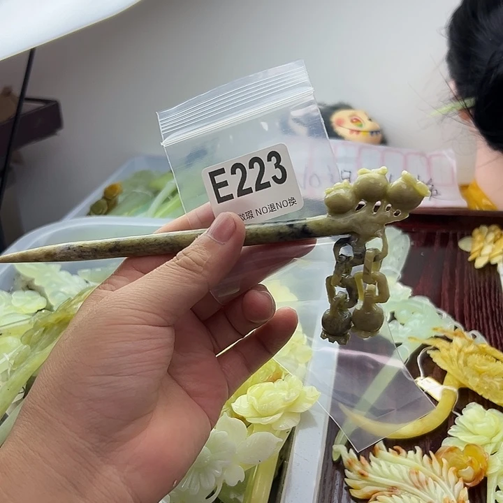 孤***晚蛇纹石玉合金发饰