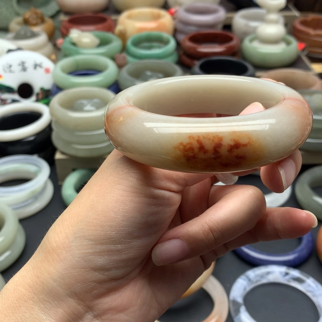 聆***✧石英质玉（佘太翠）手镯未镶嵌