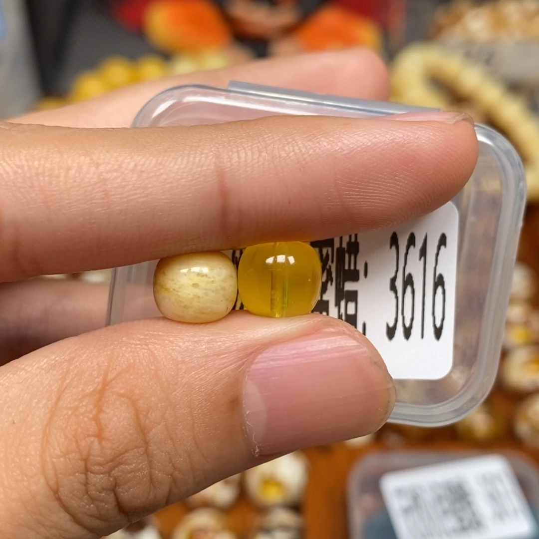 蜜蜡未镶嵌珠宝奇石3616
