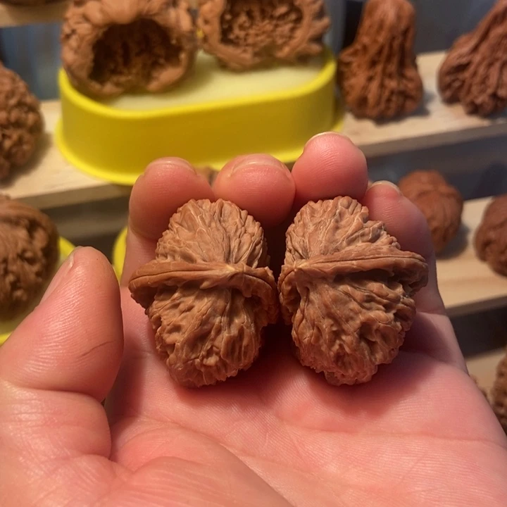 七***感文玩核桃白狮子半壁