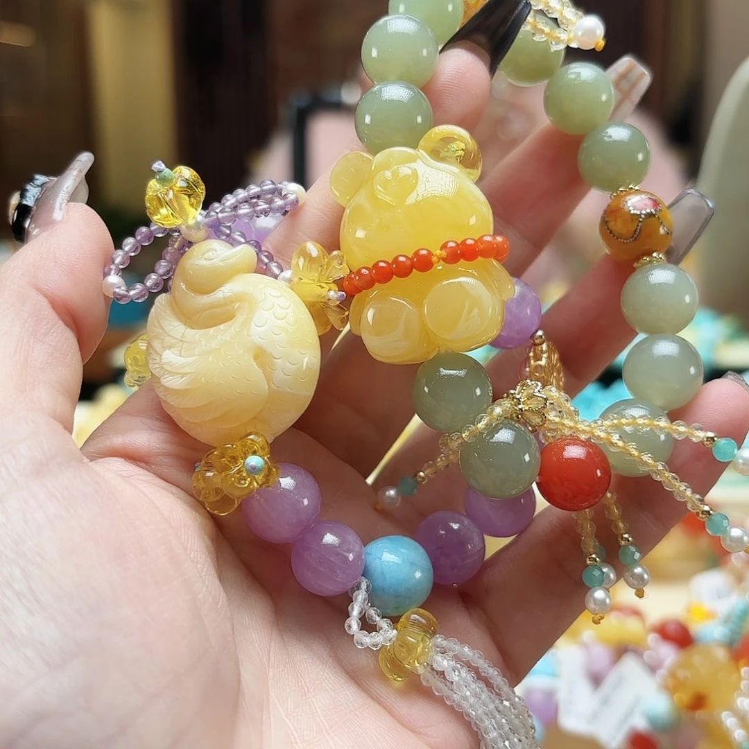 琥珀颈饰未镶嵌蛮*琥珀