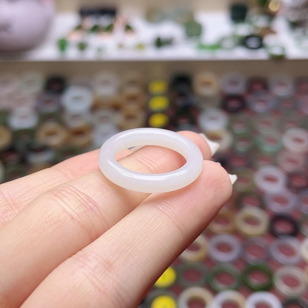 留***…和田玉戒指未镶嵌