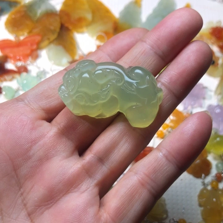 未镶嵌蛇纹石玉耳坠