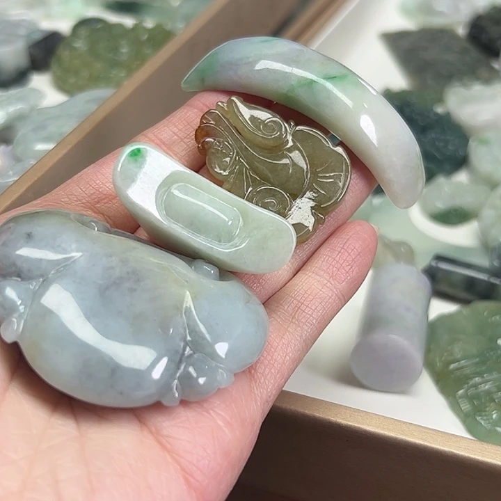 北***馨翡翠未镶嵌颈饰天然翡翠