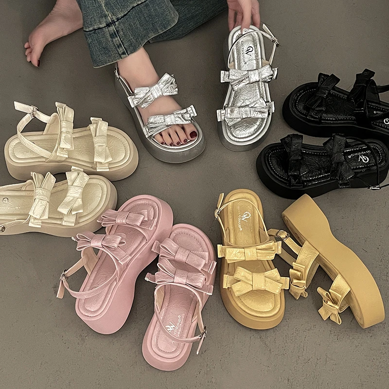 一字扣带休闲凉鞋女2025年新款夏季复古蝴蝶结配裙厚底绝美沙滩鞋