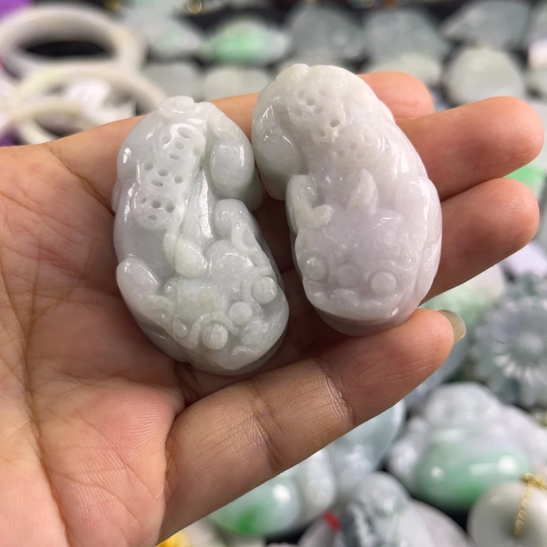 翡翠未镶嵌吊坠(不含链)瑕疵