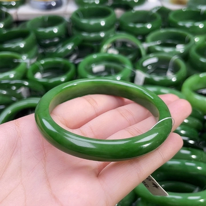 未镶嵌手镯和田玉（碧玉）