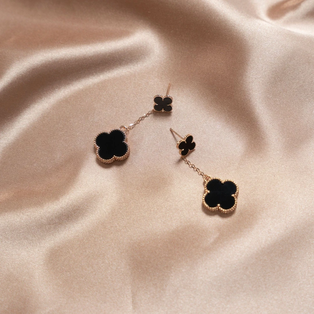 18K金镶嵌k玫k黄 黑玛瑙双花耳钉轻奢时尚