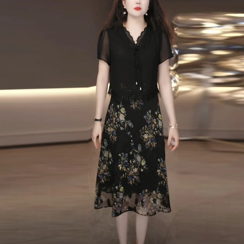 乔其丝轻奢女装2025夏季新款时尚黑色蕾丝女士洋气假两件连衣裙子