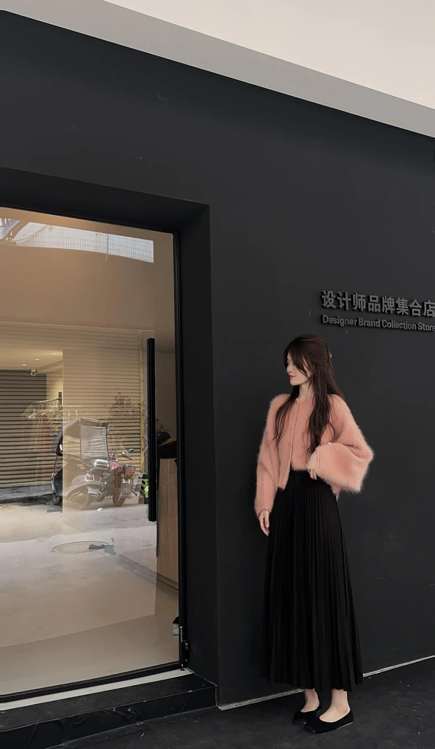 2025秋冬新款高级感穿搭新年粉色毛衣开衫女搭配半身裙显瘦两件套