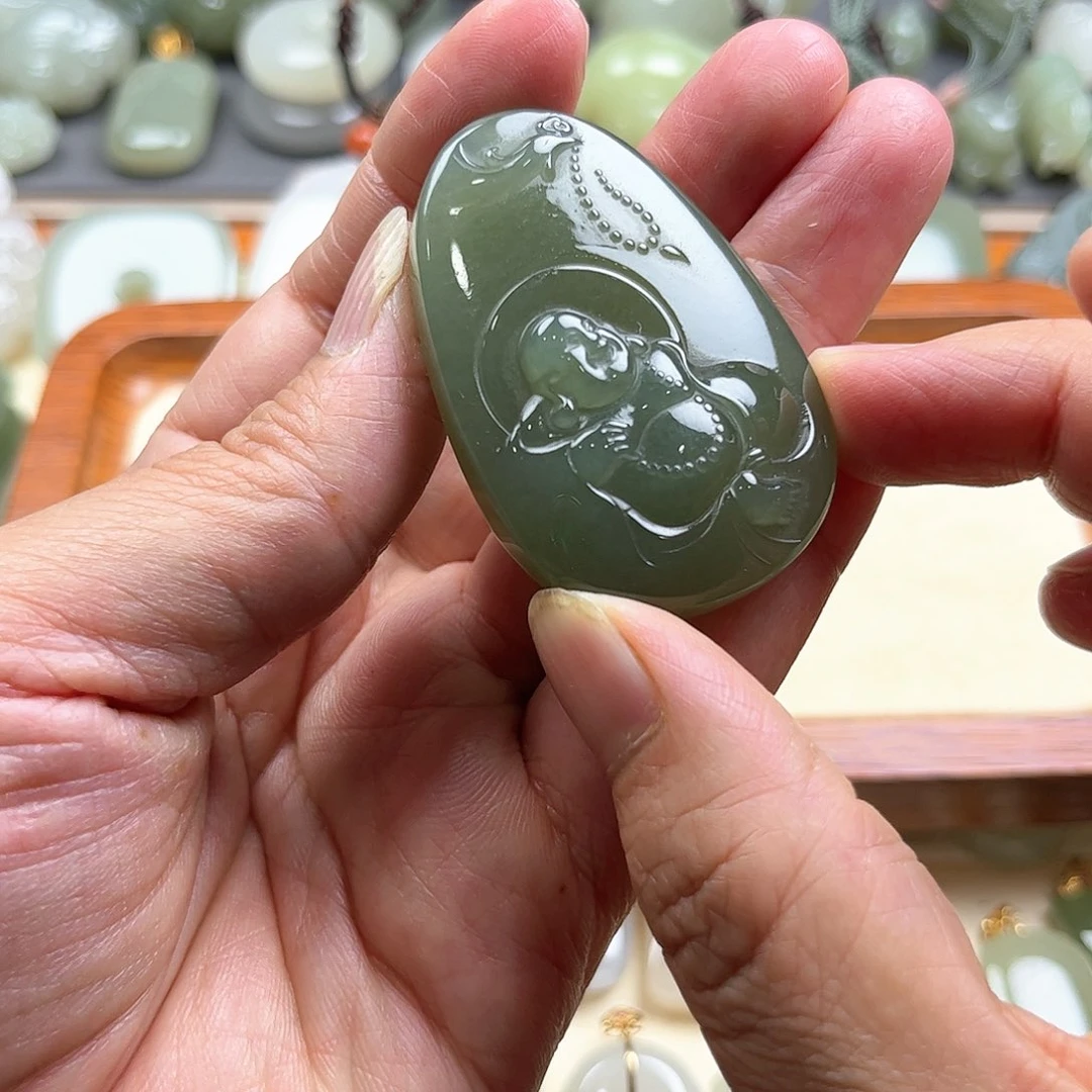 和田玉未镶嵌颈饰