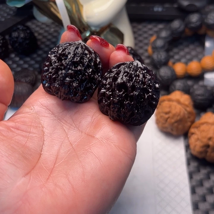 文玩核桃龙眼37尺寸